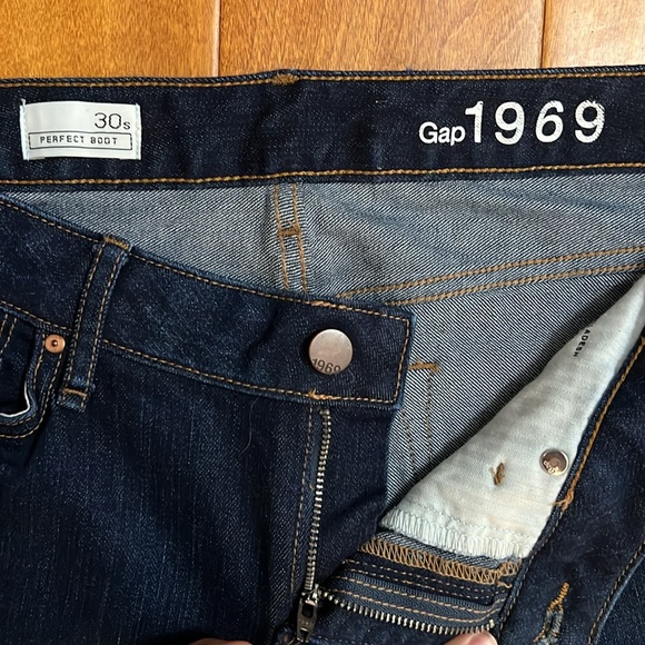 Gap Perfect Boot Jeans Size 30s Dark Wash Mid-Rise Classic Preppy Casual Work - Picture 3 of 12